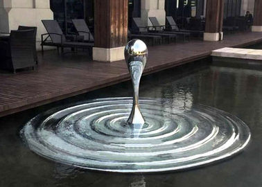 Goccia di acqua moderna della scultura dell'acciaio inossidabile di arte su ordinazione di dimensione per lo stagno di acqua