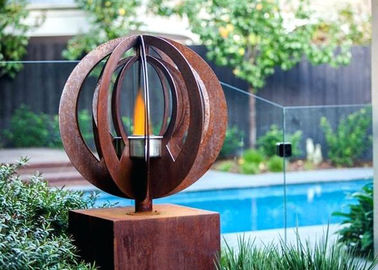 Pozzo d'acciaio contemporaneo del fuoco della scultura di Corten delle decorazioni del giardino per all'aperto