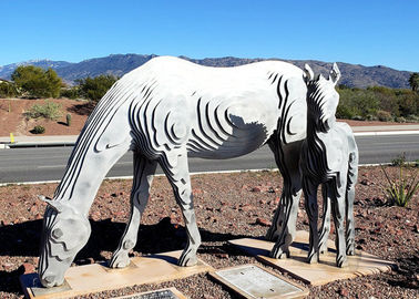Un buon prezzo. Rivestimento animale di Matt dell'acciaio inossidabile della scultura dell'estratto a grandezza naturale del cavallo in linea
