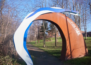 Un buon prezzo. Arco all'aperto dell'acciaio di Corten del metallo della decorazione contemporanea del parco in linea