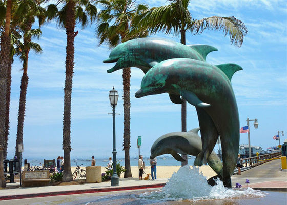 Un buon prezzo. scultura bronzea del delfino dell'alta patina di 300cm per la decorazione del paesaggio in linea