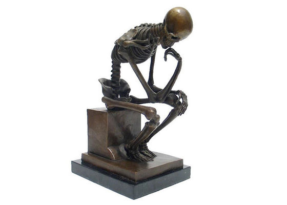 Un buon prezzo. Statua riflettente di seduta bronzea occidentale dell'uomo dell'oggetto d'antiquariato a grandezza naturale in linea