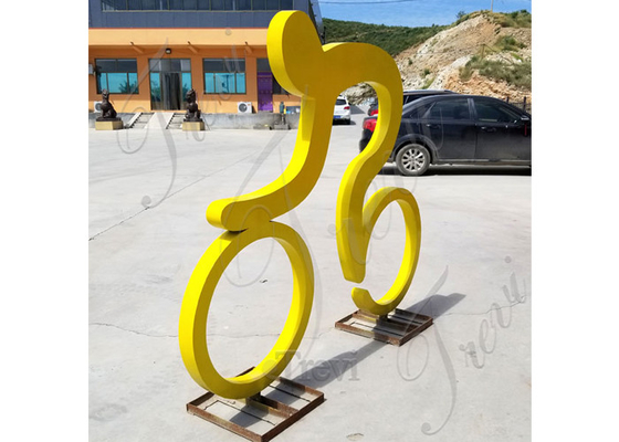 Scultura dipinta decorativa pubblica all'aperto del ciclista di acciaio inossidabile